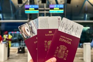 Pasaportes listos para viajar, uno de los imprescindibles para Tailandia.