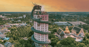 Templo del Dragón en Bangkok, un edificio en forma de dragón gigante.
